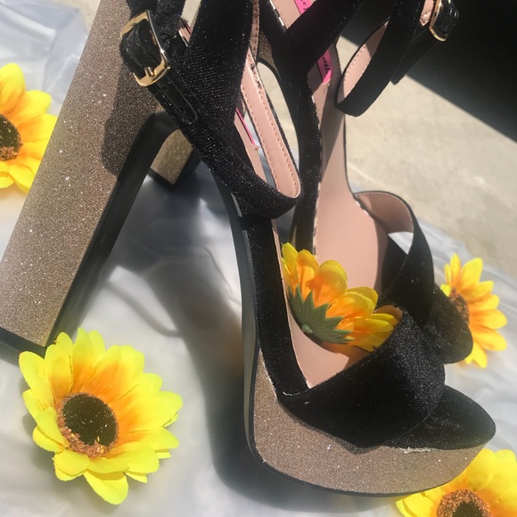 Betsey Johnson heels - Picture 2 of 5
